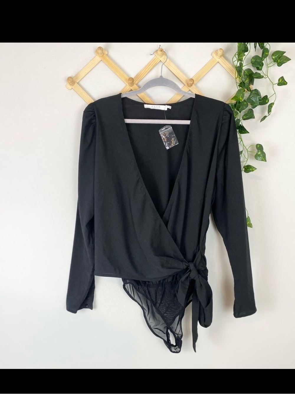 ASTR THE LABEL | Black Wrap Bodysuit I285